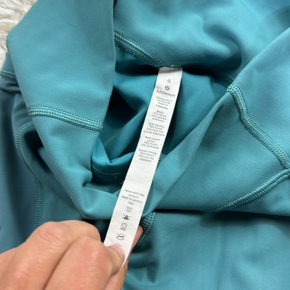 Lululemon Forget The Sweat Crop *21" Turquoise Sea - Picture 4 of 7